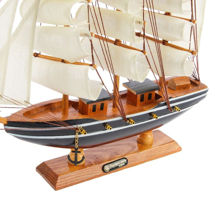 Корабль сувенирный средний «Трёхмачтовый», борта синие с белой полосой, паруса белые, 40 х 9,5 х 36 см