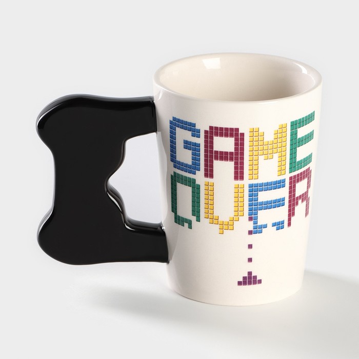 кружка игра. чашки часы игра. чашка из игры. прикольные кружки по играм. кружка игра друзей.