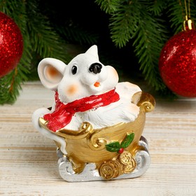 Souvenir Polyresin "a White mouse in gold sled" 9,5x6,5x9,5 cm