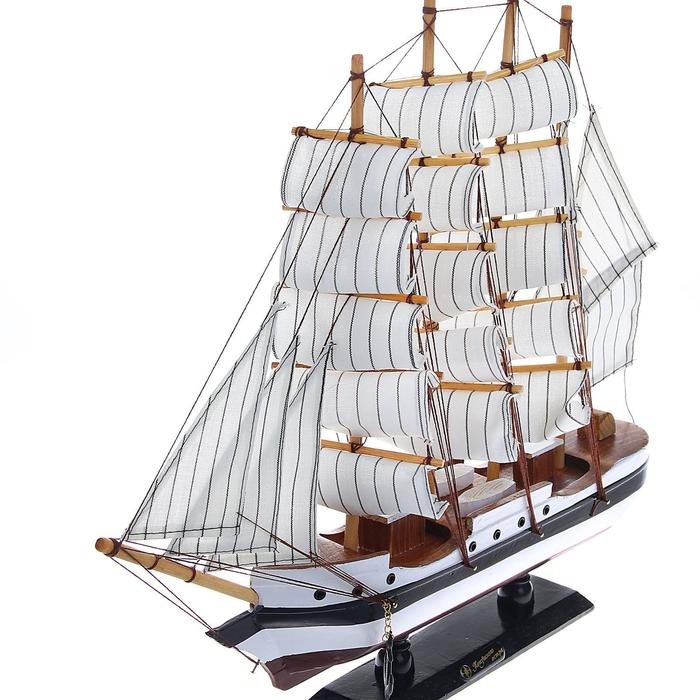 Корабль сувенирный средний «Трёхмачтовый», борта белые с чёрной полосой, паруса белые, микс, 41 х 37 х 8 см