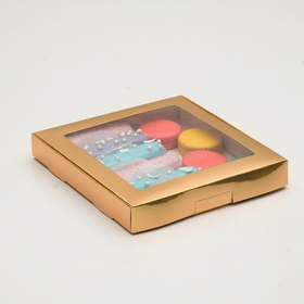 Коробка картонная, с окном, золотая, 21 х 21 х 3 см