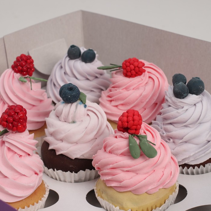 капкейки энди шеф. капкейк с цветами живыми. украшение капкейков. капкейки на день рождения женщине. капкейки.