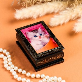 Шкатулка «Белый котенок на розовом пледе», 6×9 см, лаковая миниатюра в Донецке