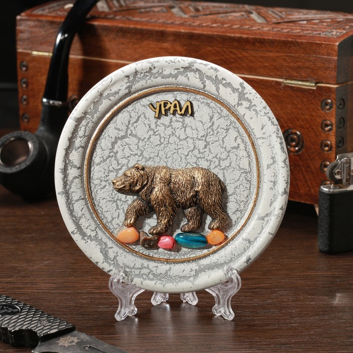 Тарелка сувенирная "Медведь большой идущий новый", керамика, гипс, минералы, d=11 см