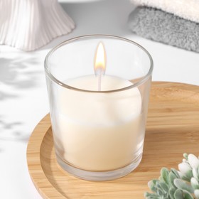 Candle in a sleek glass scented Jasmine