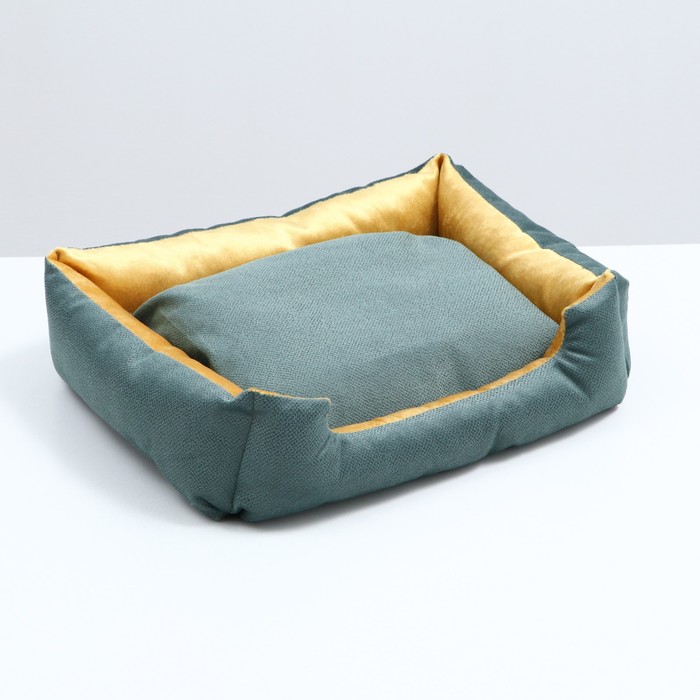 Лежанка-диван с двусторонней подушкой, 45 х 35 х 11 см, микс цветов