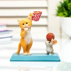 Souvenir Polyresin miniature "cat and mouse playing basketball" 10x5,9x10,5 cm
