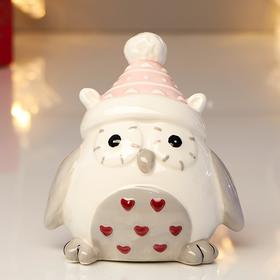 Сувенир керамика "Белый совёнок в розовом колпаке, с сердечками на пузике" 9,8х7,1х9,3 см