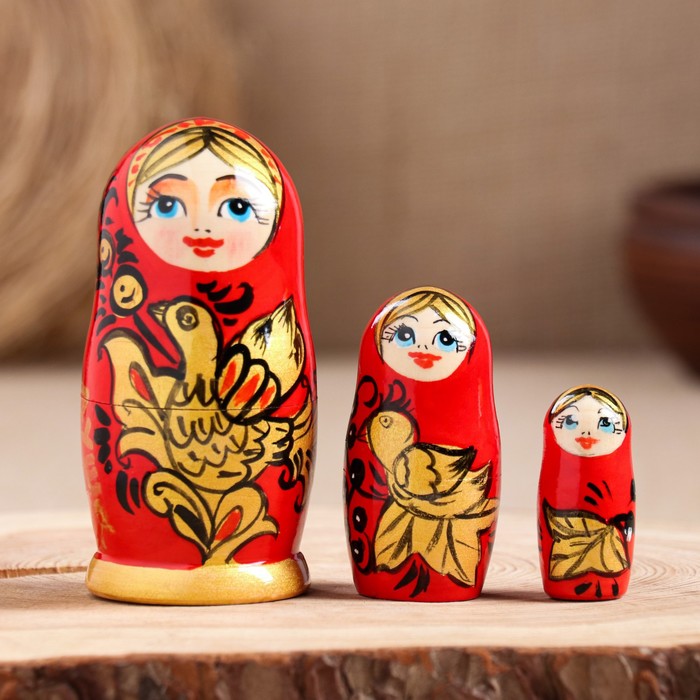 Матрешка " Душа России",3 кукольная, красный фон, 10 см