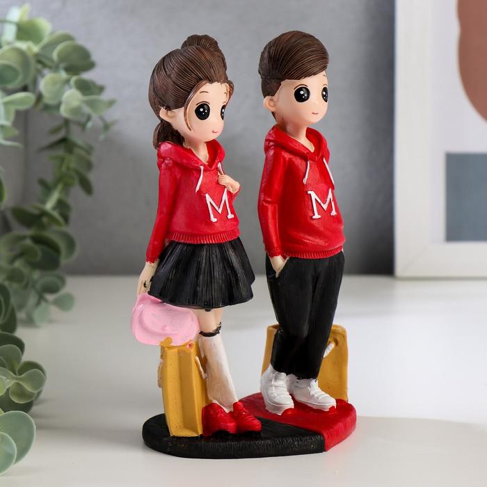 Сувенир полистоун "Подростки в красных толстовках" набор 2 шт 16,5х5,3х7,4 см - фото 798764346