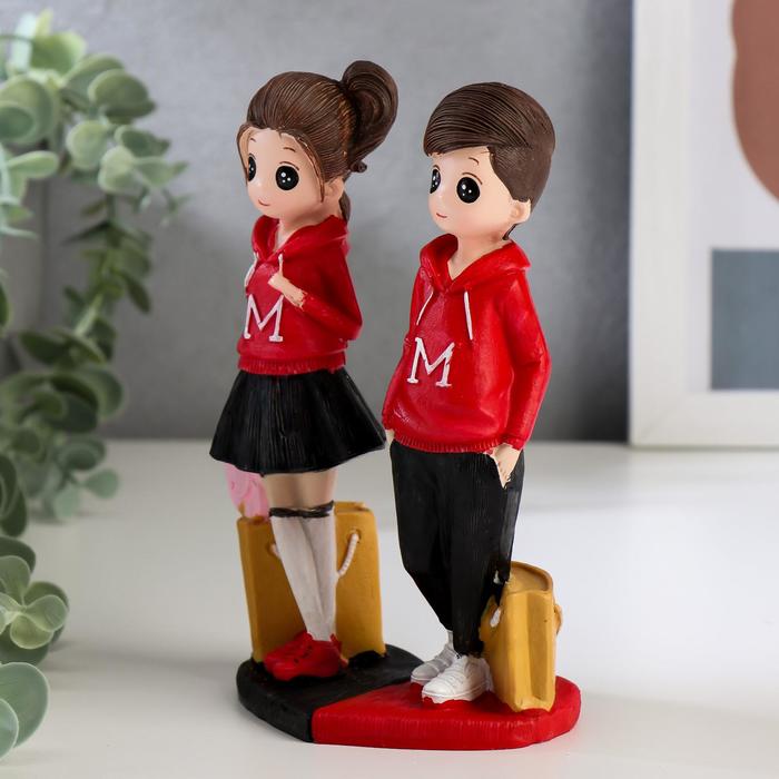 Сувенир полистоун "Подростки в красных толстовках" набор 2 шт 16,5х5,3х7,4 см - фото 798764348