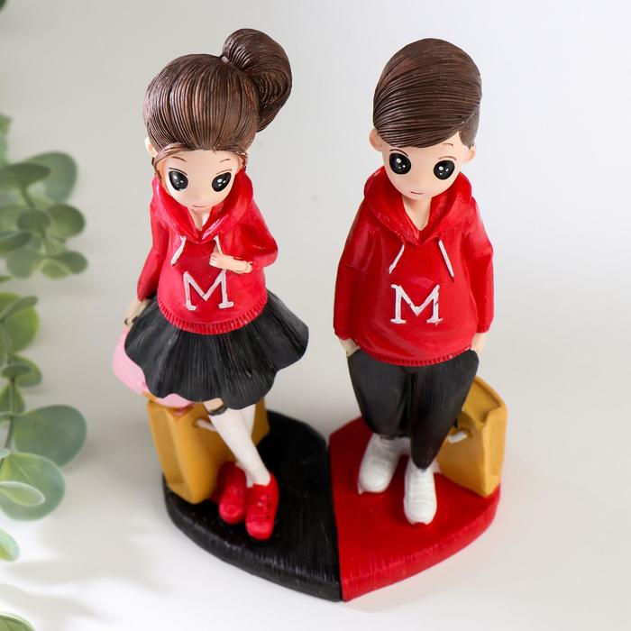 Сувенир полистоун "Подростки в красных толстовках" набор 2 шт 16,5х5,3х7,4 см - фото 798764349
