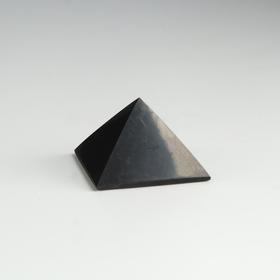 Пирамида из шунгита, полированная, 4 см