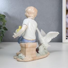 Сувенир керамика "Мальчик с цыплятами и гусём"микс 19х18х8,8 см - фото 9107627