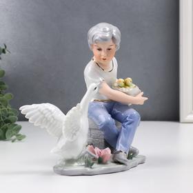 Сувенир керамика "Мальчик с цыплятами и гусём"микс 19х18х8,8 см - фото 9140734