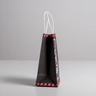 Пакет подарочный крафт «Тому кто держит удар», 12 × 21 × 9 см 5134134