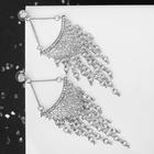 Серьги висячие со стразами "Люстры" фьюжн, цвет белый в серебре - фото 2475284