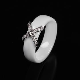 Кольцо керамика "Сплетение", цвет белый в серебре, 17 размер