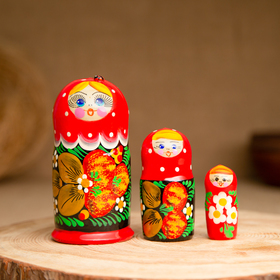 Матрёшка 3-х кукольная "Маша" с божьей коровкой, 11см, ручная роспись. в Донецке