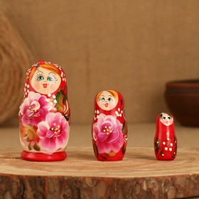 Матрёшка 3-х кукольная "Таня"розы, с божьей коровкой, 11см, ручная роспись. в Донецке