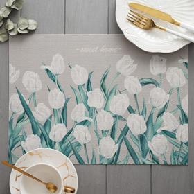 Салфетка на стол "Белые тюльпаны"