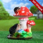 Садовая фигура "Мухоморы с ежами" малая Садовая фигура "Мухоморы с ежами" малая
