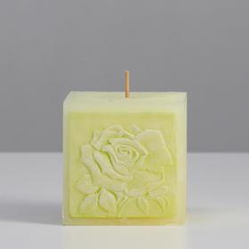 Scented candle 