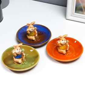 Сувенир керамика подставка под кольца "Кролик с морковкой" МИКС 9х13х13 см в Донецке