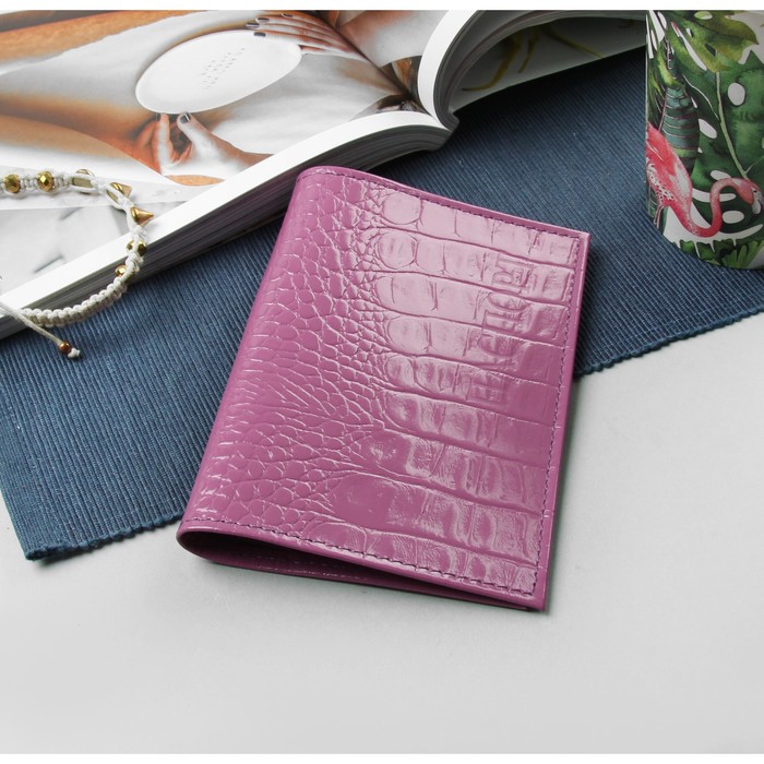 Passport cover, cayman, lilac color. 