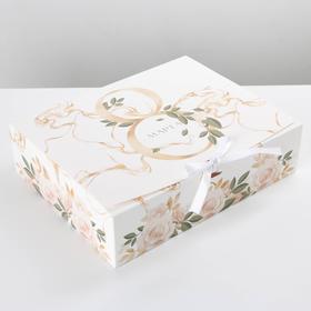 Коробка складная подарочная «8 марта, золото», 31 × 24,5 × 9 см