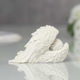 Souvenir "White angel sleeping in wings", a MIX