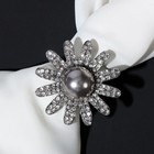Кольцо для платка "Цветок" многолистный, цвет бело-серый в серебре - фото 3684313