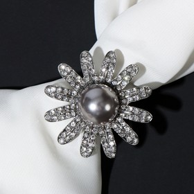 Кольцо для платка "Цветок" многолистный, цвет бело-серый в серебре