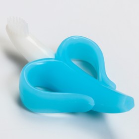 Детская зубная щетка, прорезыватель - массажер, «Банан», силикон, с ограничителем, цвет голубой