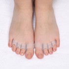 Корректоры-разделители для пальцев ног, 4 разделителя, силиконовые, 8 × 3,5 см, пара, цвет белый - фото 6817025