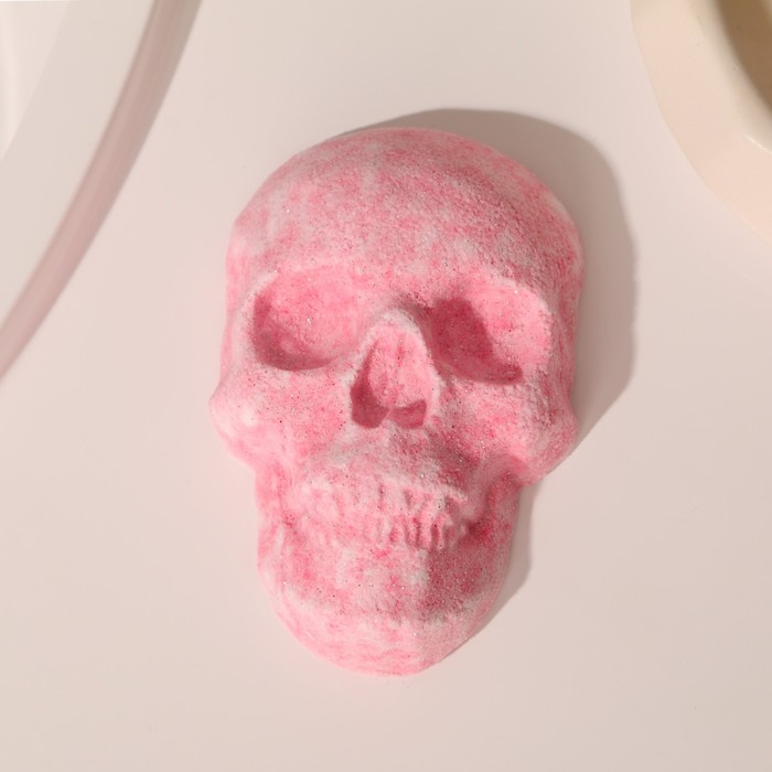 Джин розовый череп. Бомбочка череп. Розовый череп. Бомбочка для ванны череп. Розовые черепки.