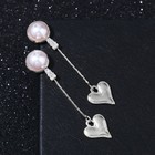 Серьги с жемчугом "Сердечки" на цепочке, цвет белый в серебре - фото 6819043