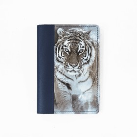 Обложка на паспорт комбинированная "Тигр в снегу", синяя белая вставка 9,5х13,3х0,3см