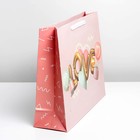 Пакет ламинированный «С любовью», L 40 × 31 × 11,5 см 7183906