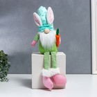 Кукла интерьерная "Гном в шапке с зайчьими ушами с морковью" длинные ножки зелёный 26х7х6 см - фото 4697315