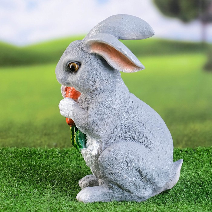 Черный кролик статуэтка. Малыш молочный кролик. Декоративный заяц из полистоуна. Crazy rabbit фигурки. Заяц в городе.