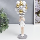 Сувенир полистоун "Девочка в белом платье со связкой воздушных шаров" 31,5х8,5х10,5 см - фото 4885117