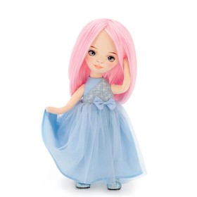 {{photo.Alt || photo.Description || 'Мягкая кукла «Billie в голубом атласном платье», 32 см'}}
