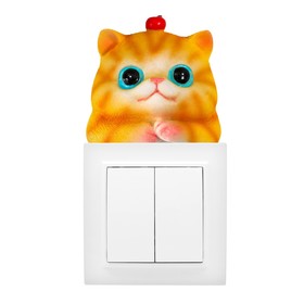 Сувенир полистоун на включатель "Полосатый рыжий котик с яблочком" 6х6 см