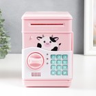 Копилка пластик "Сейф. Коровка" кодовый замок, звук АА розовый 13х12х19 см - фото 801903443
