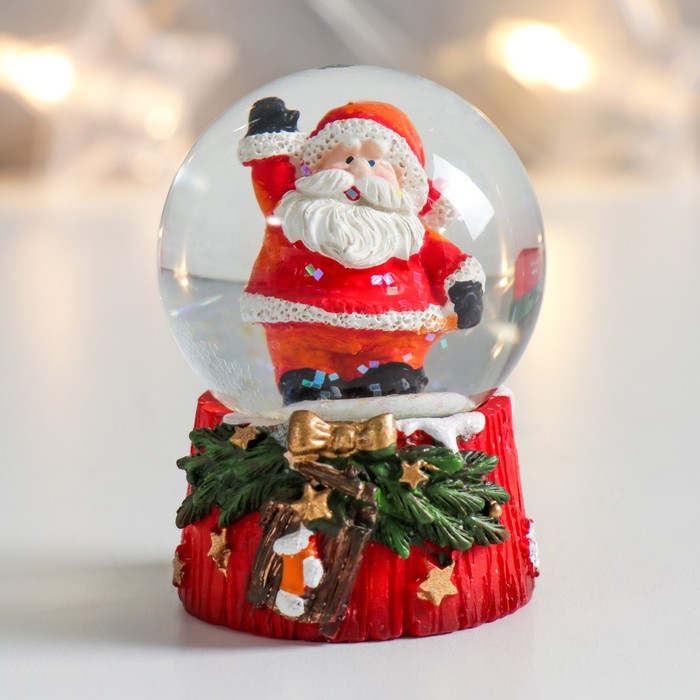 Стеклянный шар "Дед Мороз с поднятой рукой" 4,5х4,5х6,5 см - фото 5543695