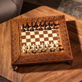Шахматы ручной работы "Гроссмейстер", глубокая резка, на ножках, 45х45 см, массив ореха, Армения