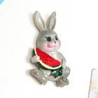 Магнит полистоун "Зайчонок с фруктами" МИКС 6,6х4,5 см - фото 802301515