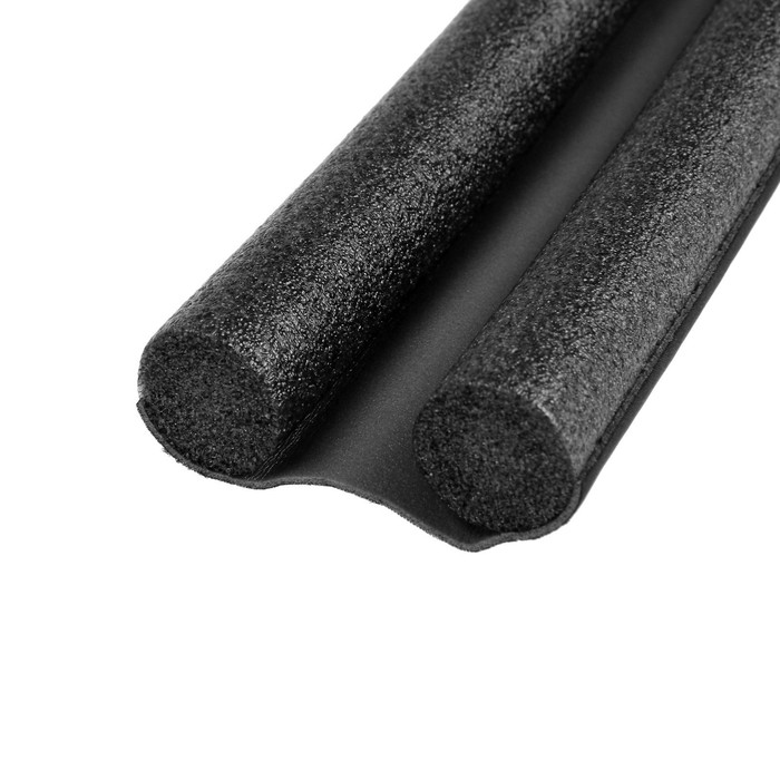Защита от сквозняка и пыли ТУНДРА, 95х10 см, цвет черный