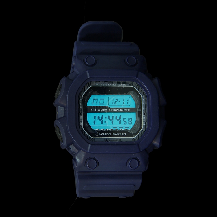 Часы водонепроницаемые с подсветкой. Наручные электронные часы с подсветкой синие.